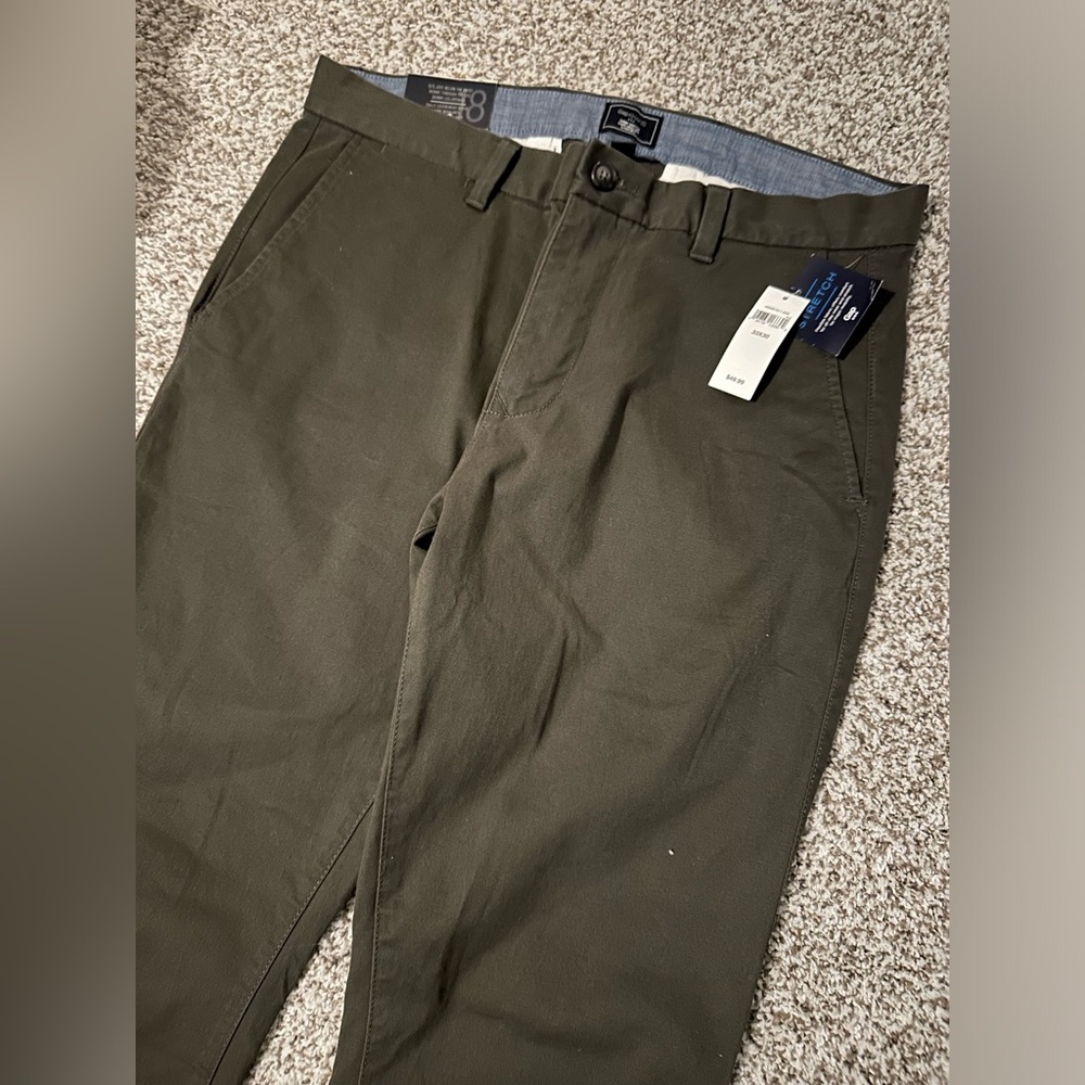 NEW WITH TAGS GAP Skinny Chino. 33x30